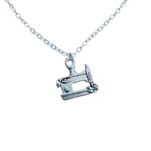 Small Silver Tone Sewing Machine Pendant Necklace 16.5”